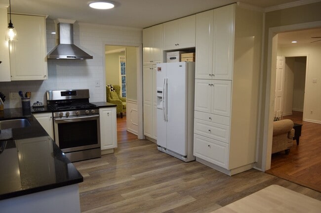 Photo - 4 bedroom British Woods Rental