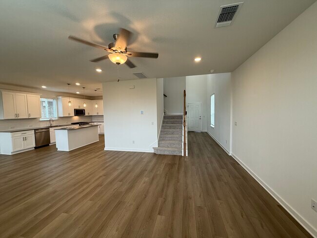 Photo - 480 Tailwind Dr