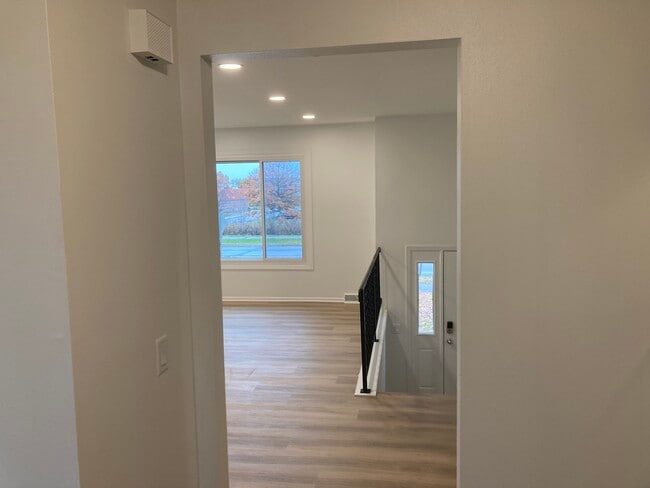 Photo - 431 N Thompson Rd