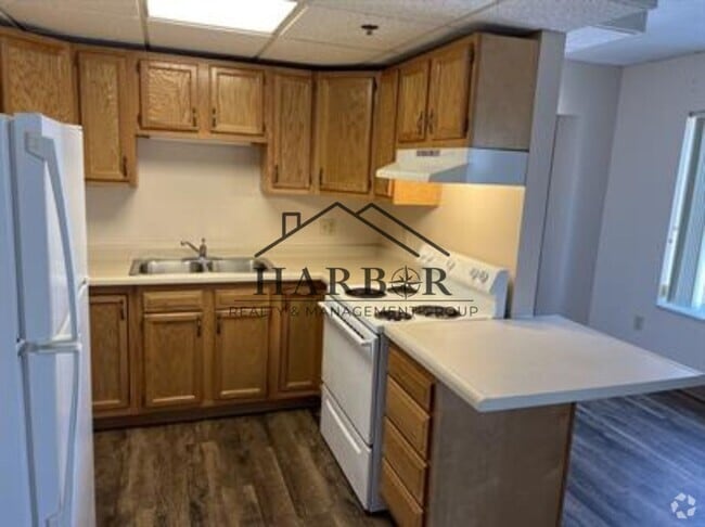 Building Photo - Oak Tree Flats - 1105 - 204 Unit 1105 - 204 Rental
