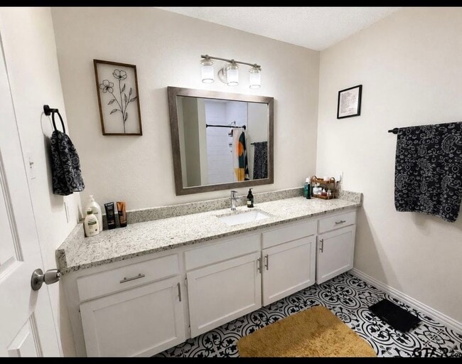 Photo - 22733 Creekwood Dr