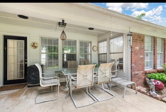 Photo - 1132 Kensington Ct