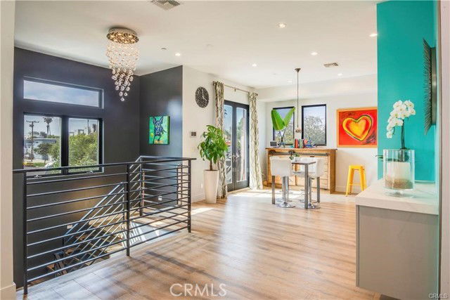 Photo - 700 S Broadway