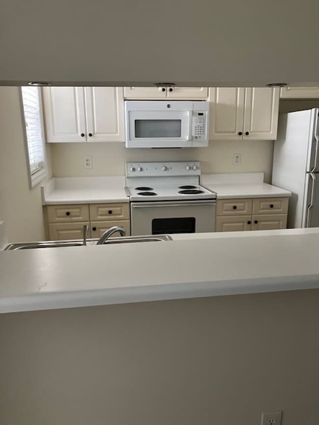 715 Clearwater Ct Unit 715-L