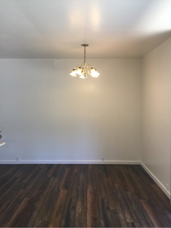 Photo - Beautiful 3 bedroom home in Central Davis available for fall move in!