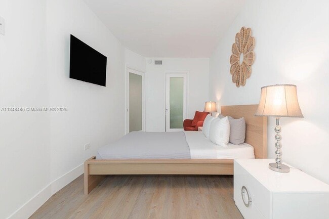 Photo - 2301 Collins Ave Unit 927