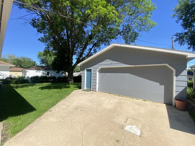 Photo - 1323 21st St NW