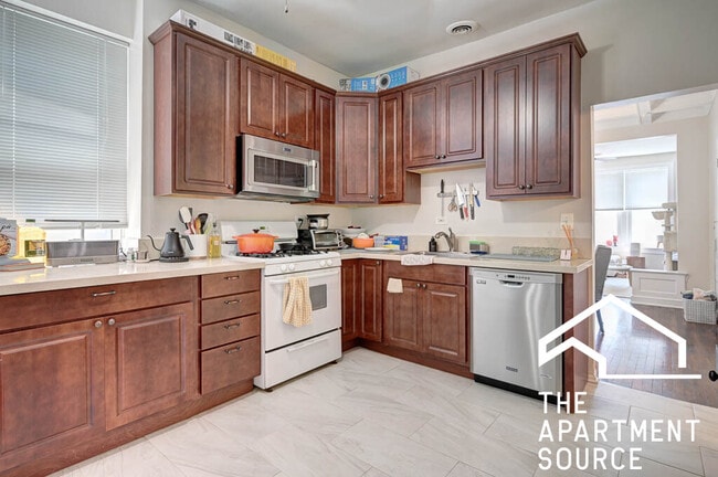 Photo - 2246 W Armitage Ave Condo Unit 3F