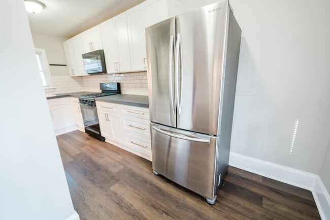 Photo - 2931 Glenwood Ave SE