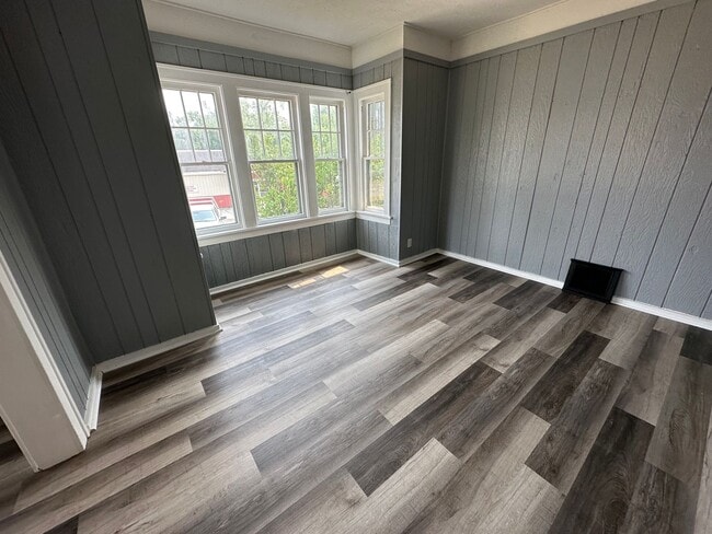 Photo - 1041 Cassopolis St Unit Apt 1