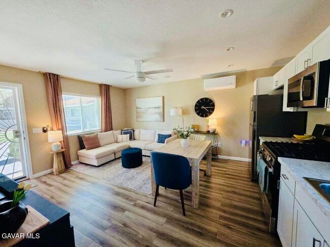 Photo - 42847 48th St W
