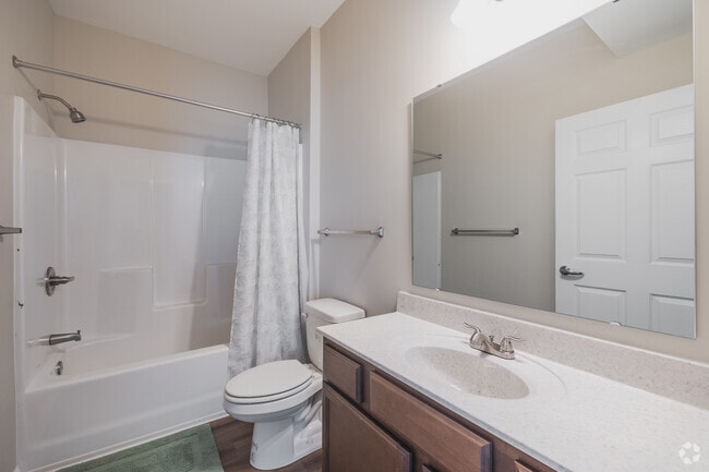 2BR, 2BA - 1,080SF - Second Bathroom