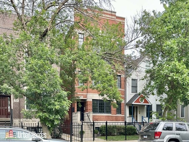 Building Photo - 3721 N Clifton Ave Unit J00W
