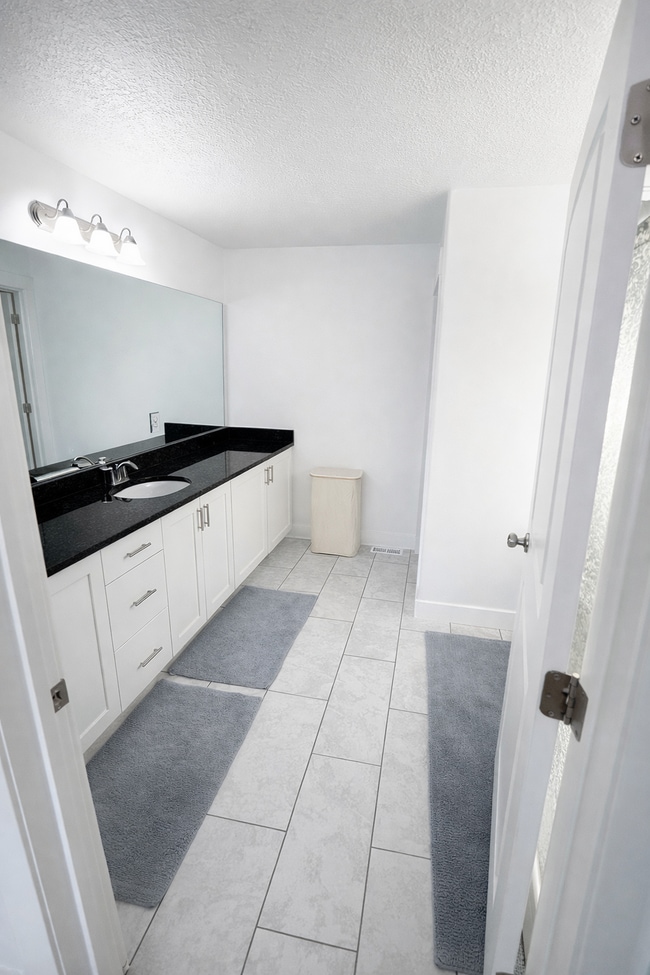 Photo - 8655 N Oakridge Aly