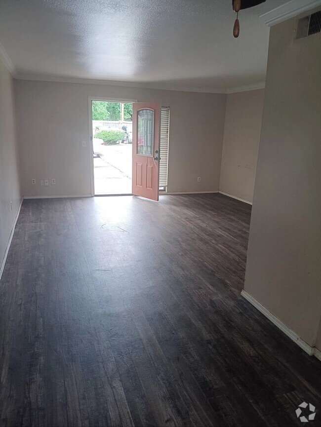 Building Photo - 5996 E 33rd Ct Unit 5996 Rental