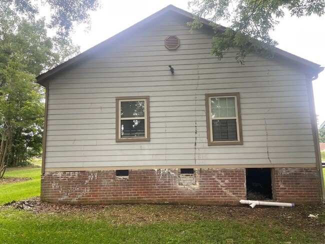 Photo - 137 Sivley Ave