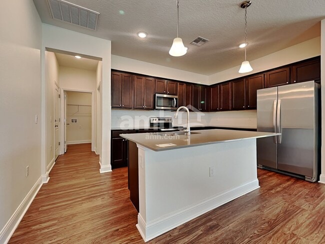 Photo - 954 Summer Stone Lp