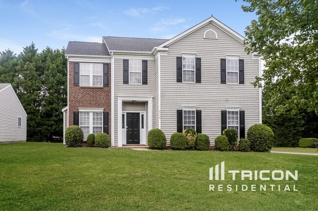 Building Photo - 1051 Hipp Rd Rental