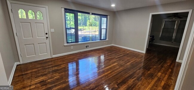 Photo - 488 Pomona Cir SW