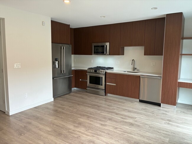Building Photo - 1445 9th St Unit 202 Rental