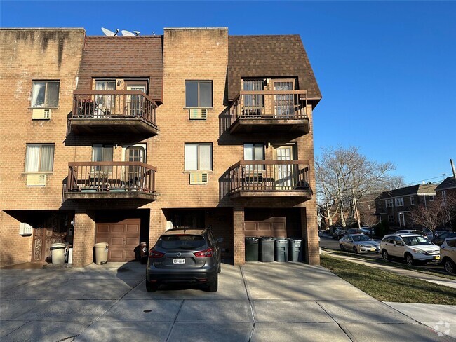 Building Photo - 36-37-37 193rd St Unit 1 Rental