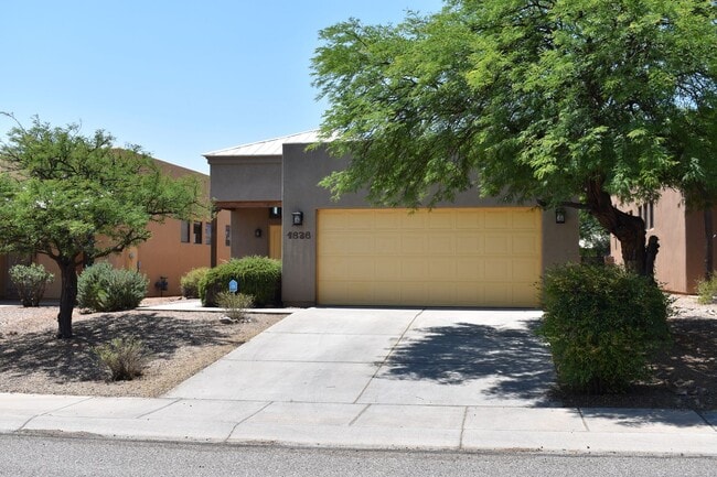 3 Bedroom Single Family - 3 Bedroom Single Family House