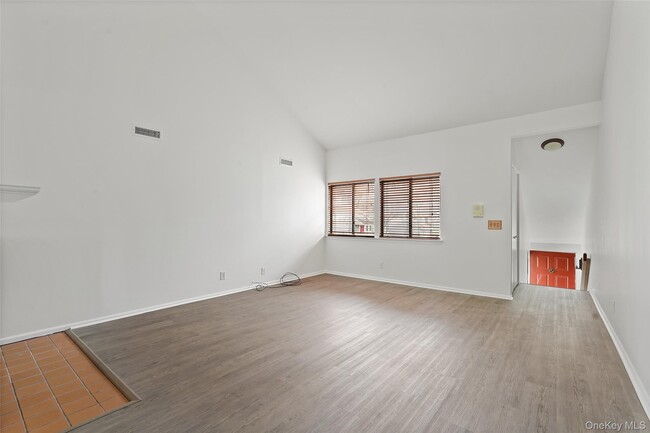 Photo - 132 Stonemeadow Dr