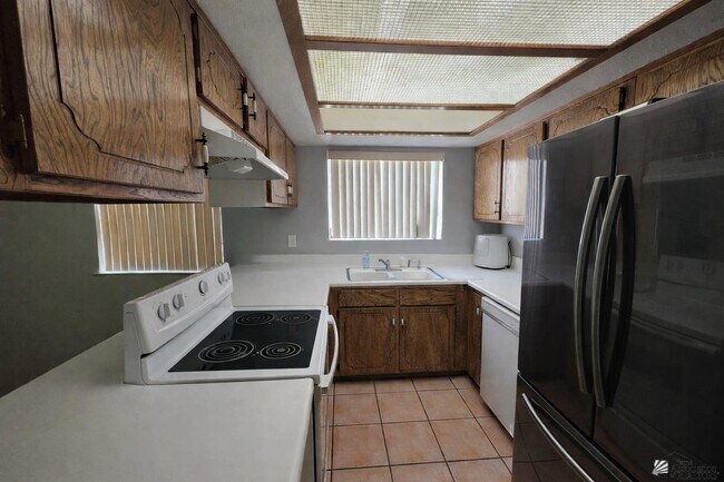 Photo - 1625 W Hillside Pl