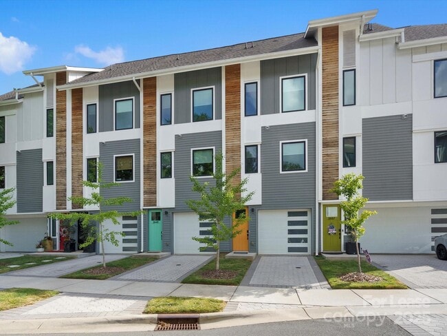 Building Photo - 2653 Shenandoah Ave Rental