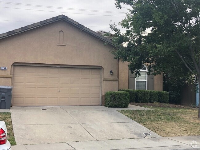 Building Photo - Laguna 4 Bedroom ? Rental