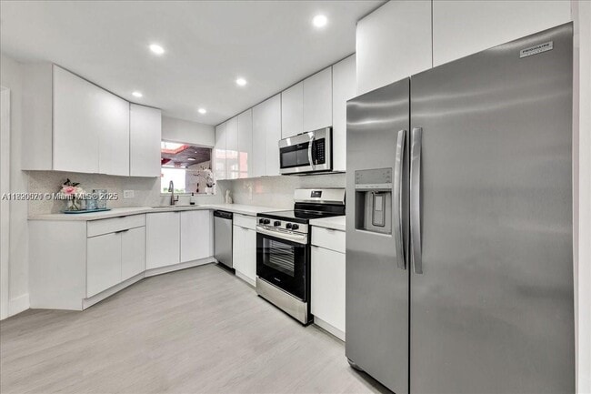 Photo - 1750 W 46th St Unit 433