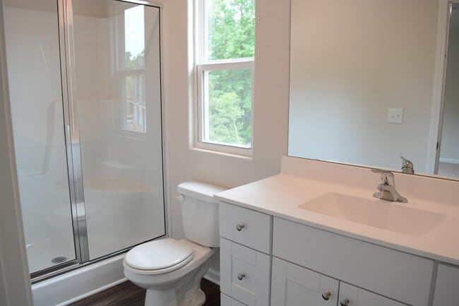 Photo - 248 Yorktown Ln