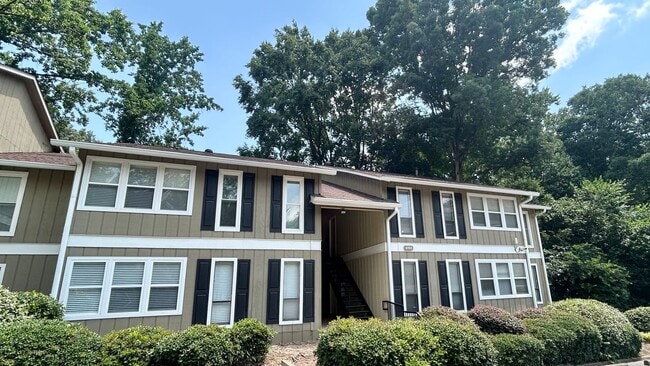 North Atlanta 1 Bed-1 Bath Condo, LVP Hard... - North Atlanta 1 Bed-1 Bath Condo, LVP Hard... Unit 2