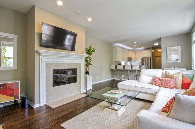 Photo - 305 W Scott St Unit 504