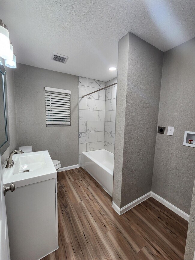 Photo - 5211 Eilers Ave Apartments