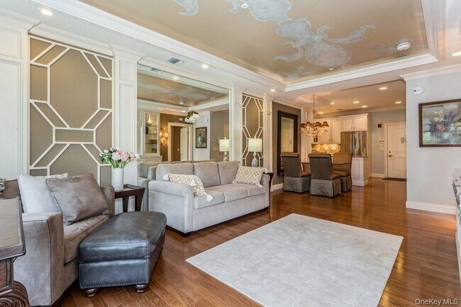 1105 Roosevelt Way