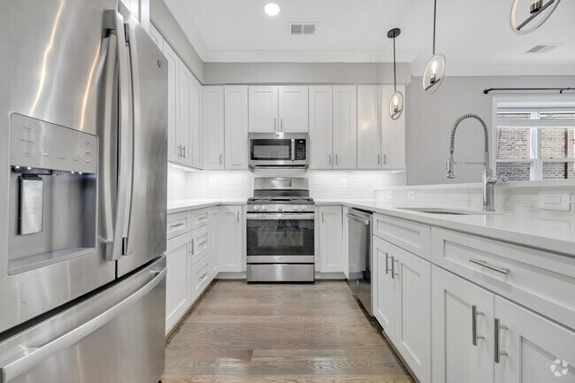 Building Photo - 2916 P St SE Unit 3 Rental