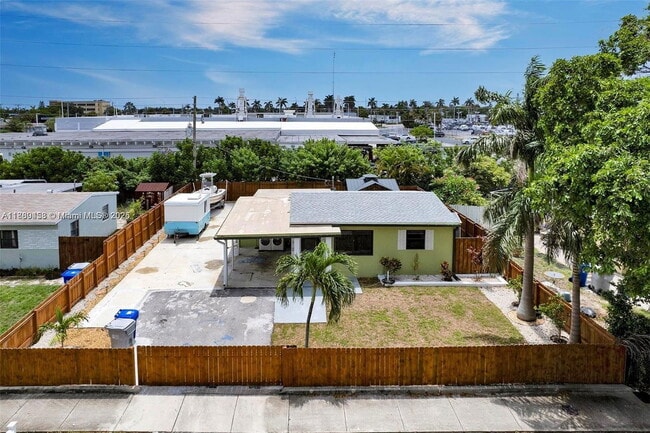 Photo - 2730 NE 16th Ave