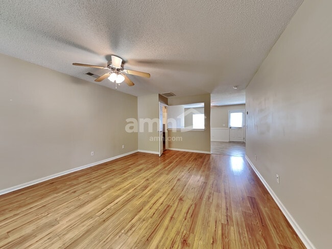 Photo - 193 Wildberry Ln