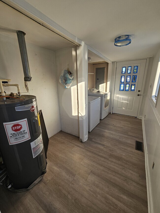 Photo - 106 Railroad Ave