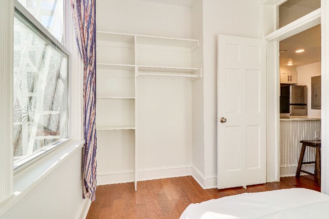 Photo - 409 Constitution Ave NE Unidad 2