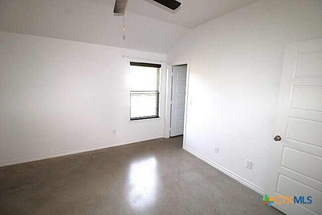 Photo - 102 Lost Trl