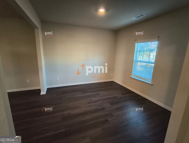 Photo - 209 Oliver Dr