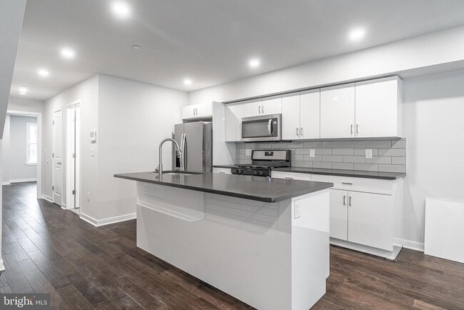 Photo - 754 S 8th St Townhome