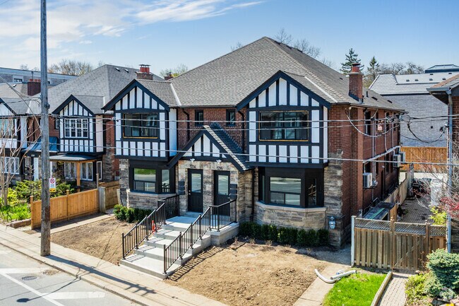 Photo - 1216 Avenue Rd