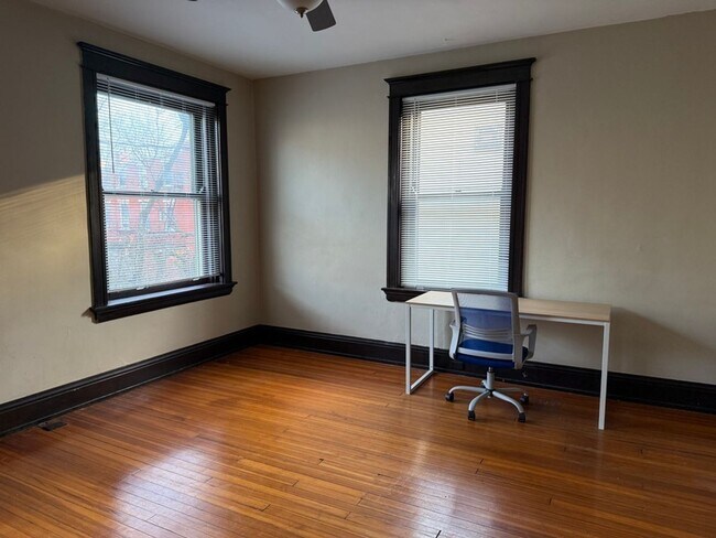 Photo - 2215 Victor St Unit #2