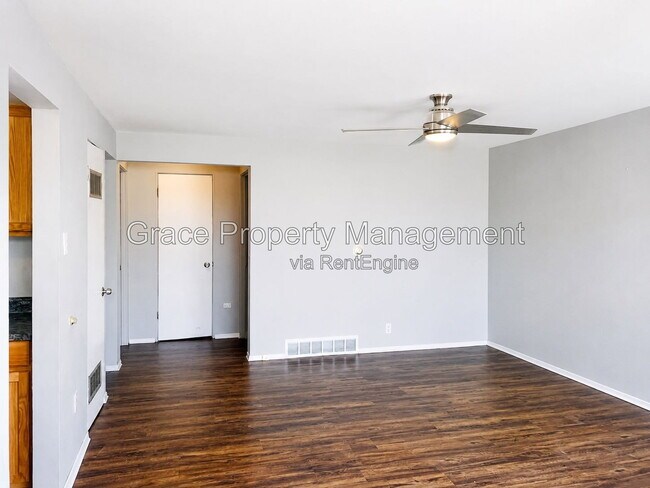 Photo - 595 W Dartmouth Ave
