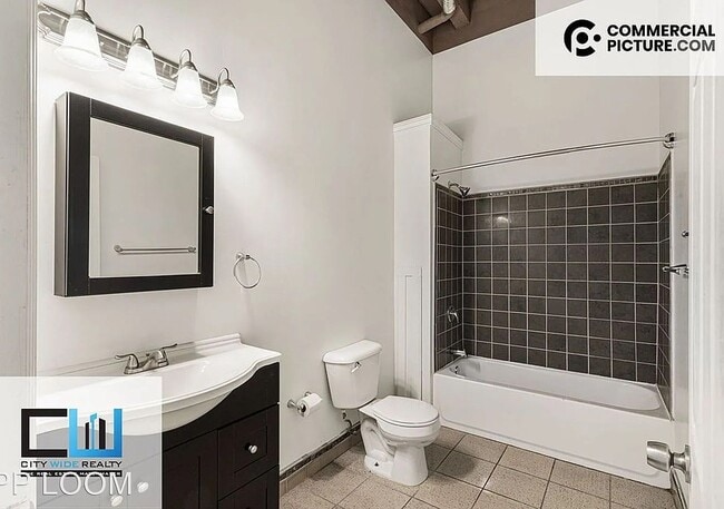 Photo - Frame Factory Unidad 213