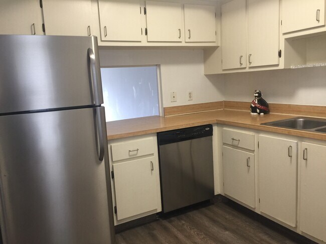 Photo - 1900 S Kanner Hwy Unit 8-204