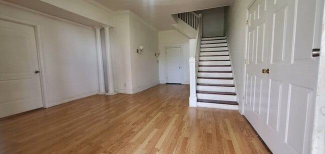 Photo - 201 S Broadway St